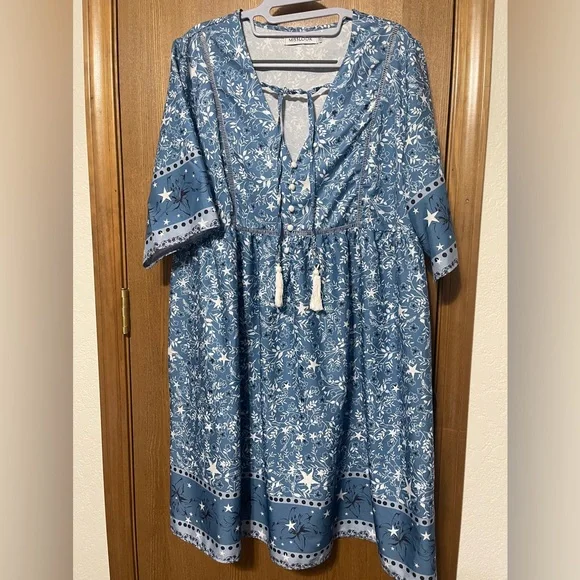 Misslook Short Sleeve Floral and Stars Midi Dress with Tassels- plus size - Picture 5 of 7